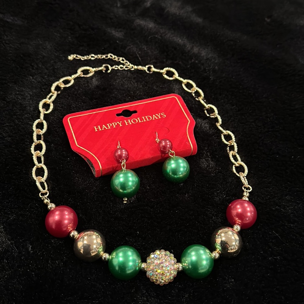 Brand new Happy Holidays jewelry Set